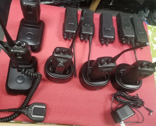 MOTOROLA 2 WEGE FUNKGERÄTE SET 8 X CP200 2 X XPR6100 - Bild 2 von 4