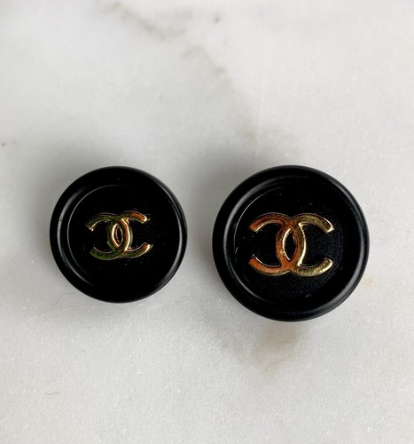 CHANEL 1990s VINTAGE BLACK GOLD JACKET CC BUTTONS W/ TWEED FABRIC SWATCHES NEW - Picture 5 of 6