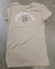 Aeropostale Ladies Soft Lightweight Short Sleeve Graphic Logo Tee Medium