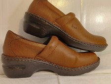 New B.O. C. womens clogs slip on size 10M Brown 