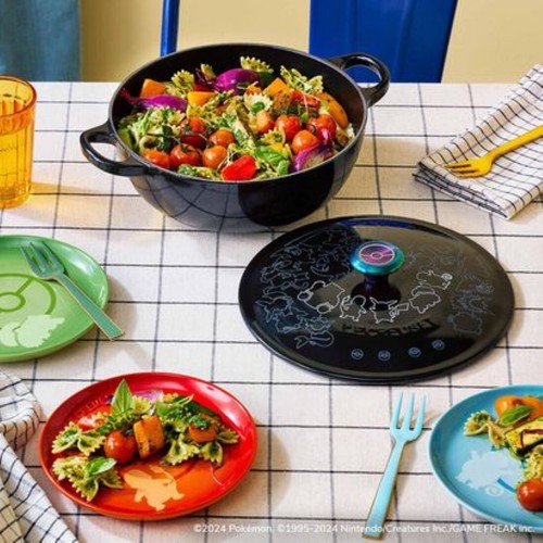 Le Creuset Pokemon Topf glänzend schwarz IH schillernder Knopf 22 cm Pokémon - Bild 8 von 13