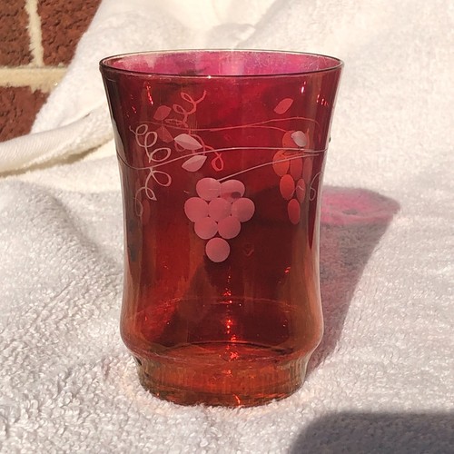 Set Of 8 Vintage Red Cranberry Small Tumblers floral etching some wear from age - Picture 4 of 14