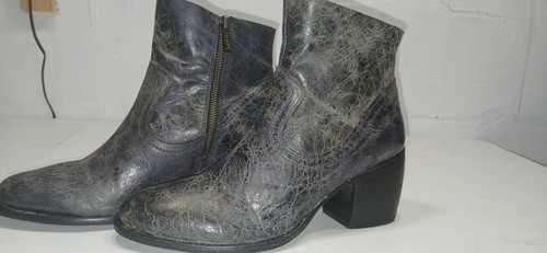 SEY COLLECTION BLACK DISTRESSED YELLOW WOMANS SIZE 9 BOOTIES