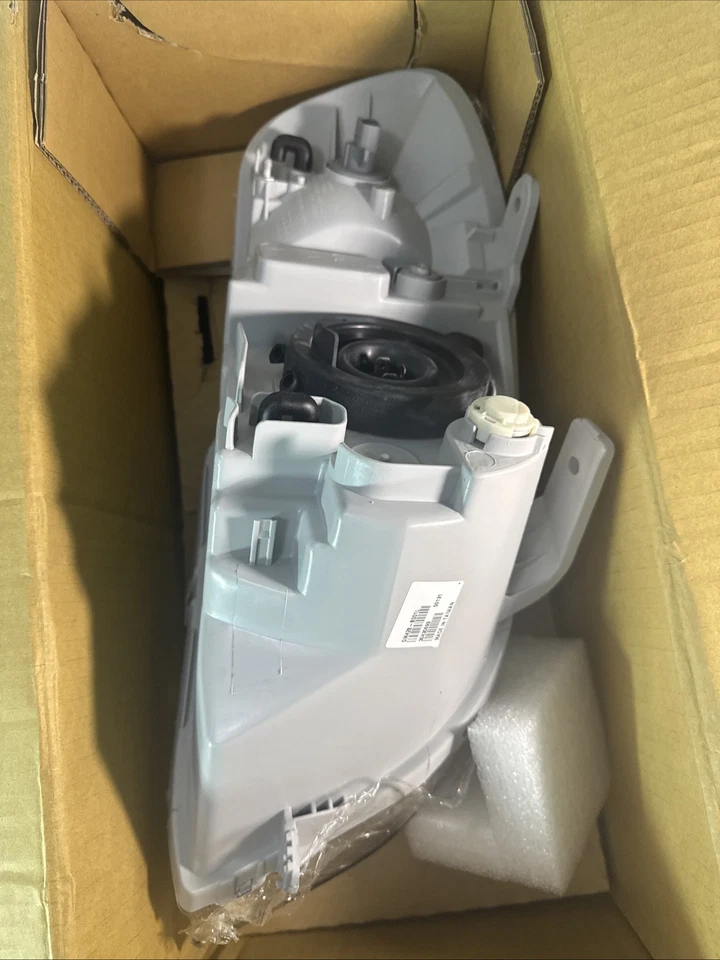 Dorman GM428-B001L Fits 2007-2011 Chevy Aveo 4dr Headlight Driver Side Foto 2 de 4