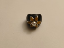 STERLING SILVER, PEARL AND BLACK ONYX RING.