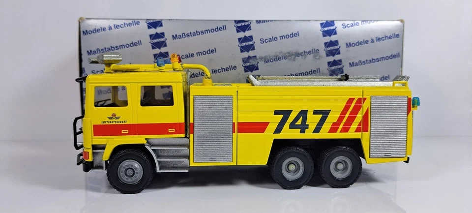 CO4392 - Camión de bomberos Volvo Airport Foto 2 de 4