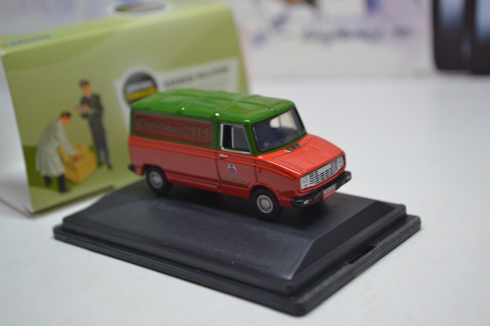 OXFORD / 2019 XMAS CLUB - LEYLAND SHERPA - 1/76 SCALE MODEL VAN - SP142 thumbnail 5