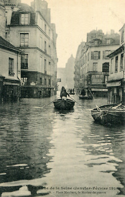 PARIS Crue Seine Place Maubert La Marine de Guerre