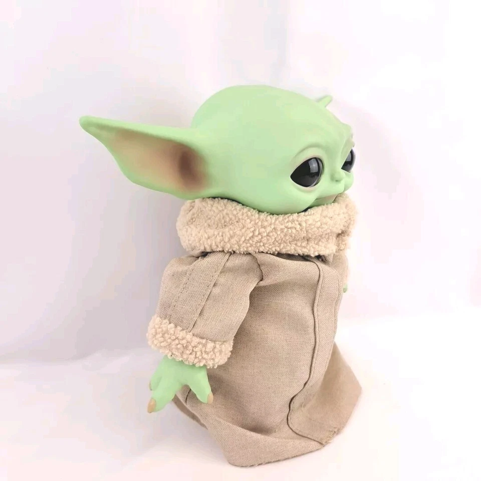 Peluche mandaloriano Star Wars Baby Yoda The Child Grogu 11 pulgadas Foto 3 de 4