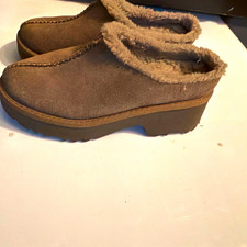 UGG Tasman Women  s Brown Suede Shearling Lined Slip-On Slippers US 8