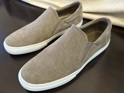 Vince fenton flint perforated suede slip on sneakers mens size 9.5