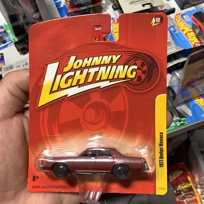 2010 Johnny Lightning 1977 Maroon Dodge Monaco 1:64 On Card - Release 12