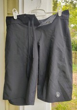 Volcom Board Shorts, Black Size 5 USA Boys, Fast Shipping, Great Condition