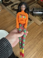 RARO! 1990 COLORI UNITI DI BENETTON BARBIE Christie In OUTFIT ALLA MODA!
