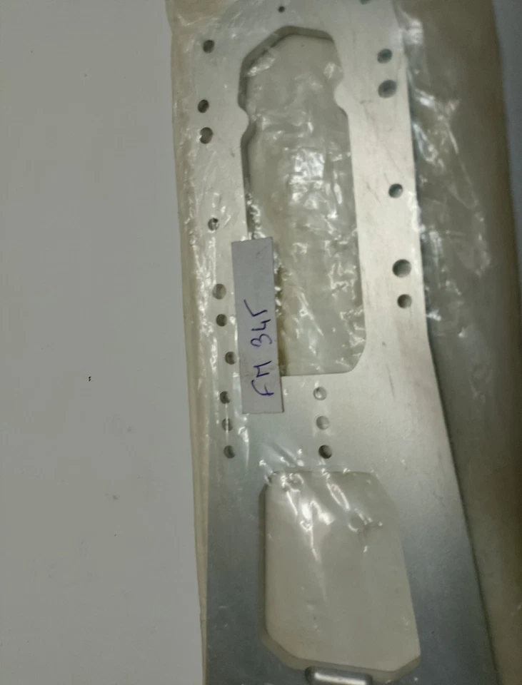 KYOSHO FM345 CHASSIS FANTOM PISTE 1/8° NEUF - Photo 3/4