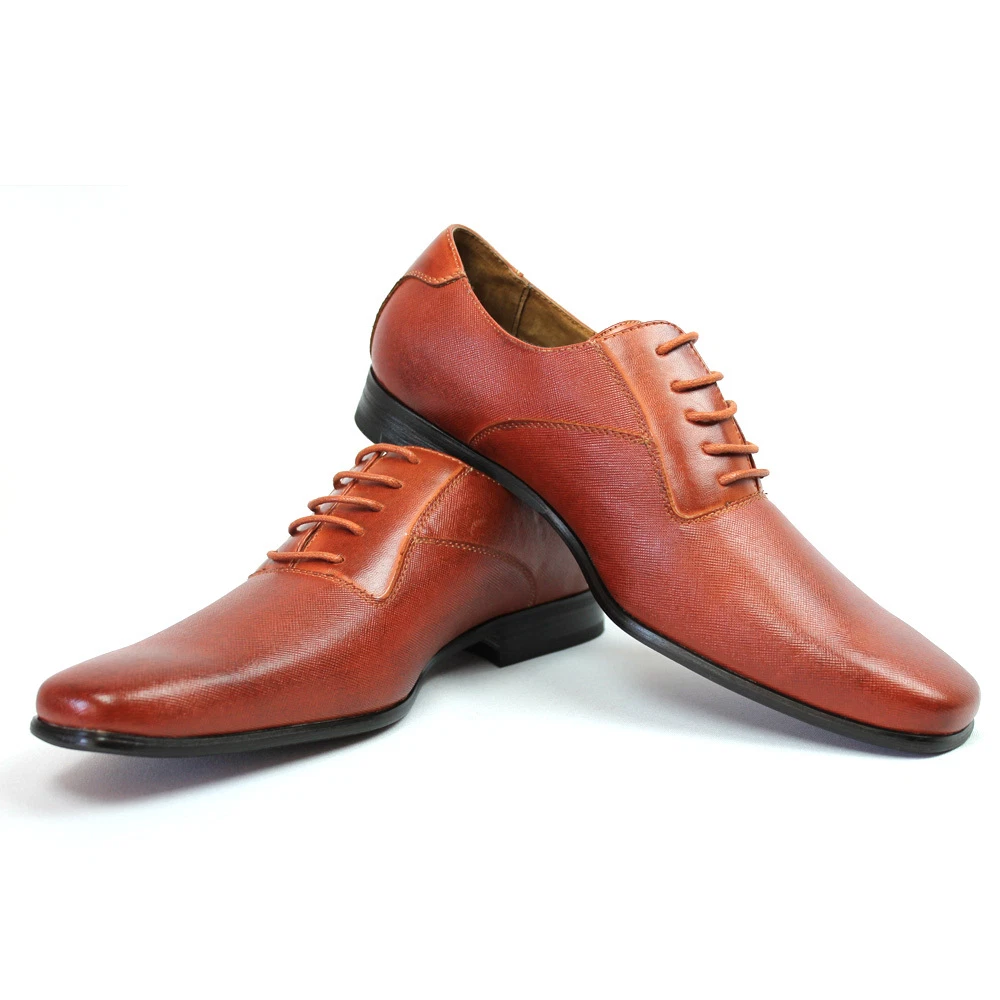scarpe a forma di pesce
