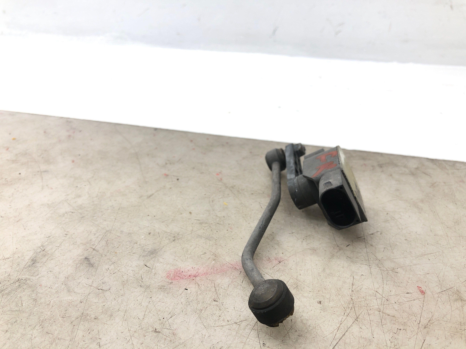 2006-2012 BENTLEY CONTINENTAL FRONT RIGHT SUSPENSION RIDE HEIGHT HEADLAMP SENSOR