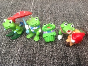kinder egg frog toy