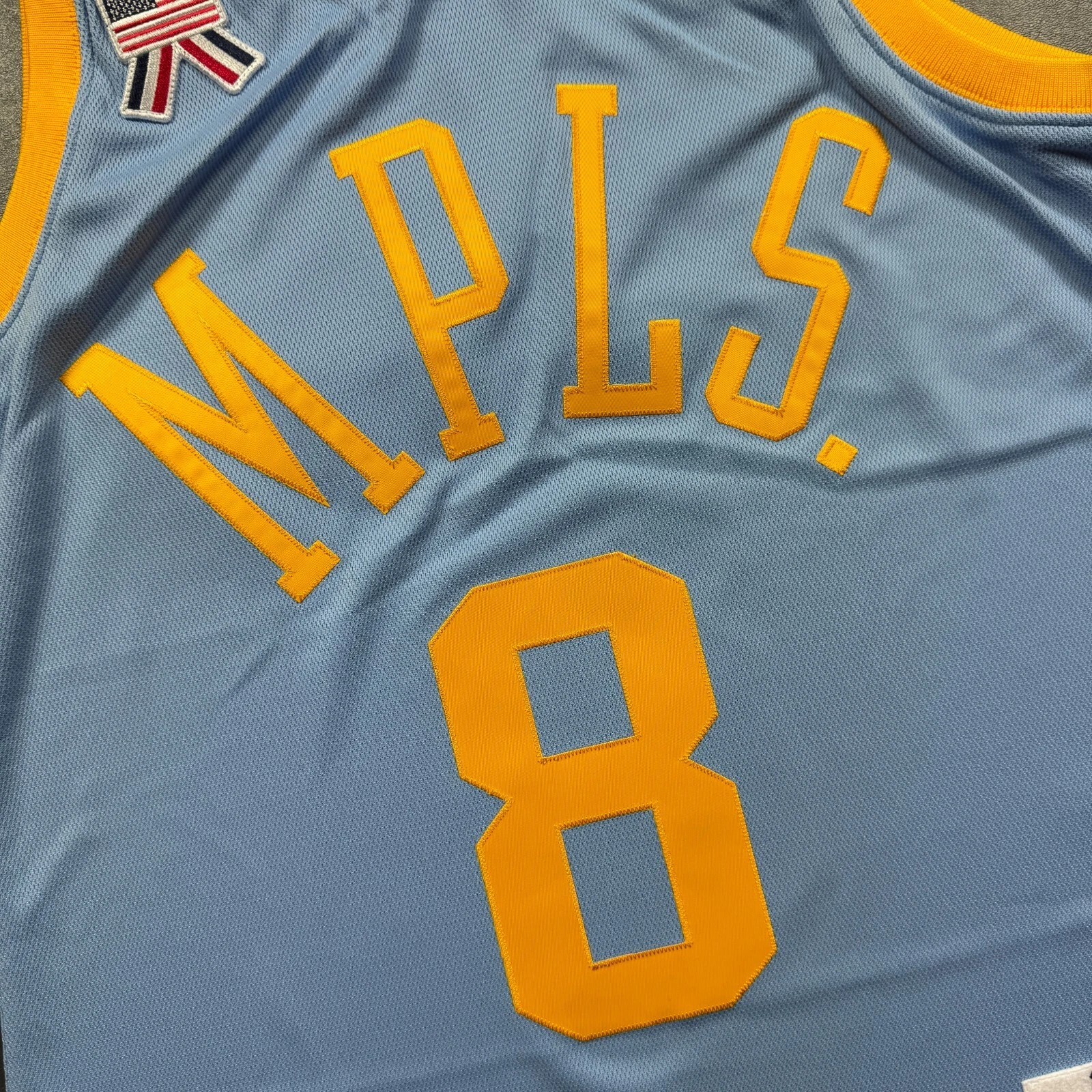 100% Authentic Kobe Bryant Mitchell Ness 01 02 MPLS Lakers Jersey Size 40 M - product detail image 3