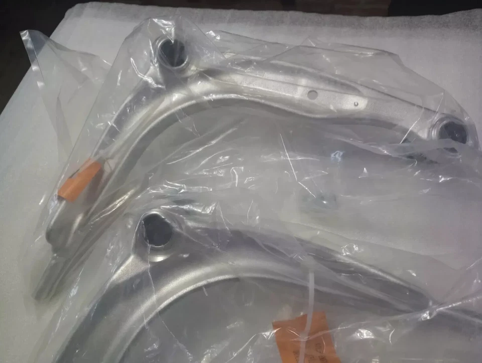 New BMW E30 M3 aluminium front wishbones / control arms. Left and Right - Image 2 of 4