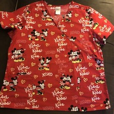 Cute red Disney Mickey and Minnie Mouse Disney women  s xl Scrub top with pockets