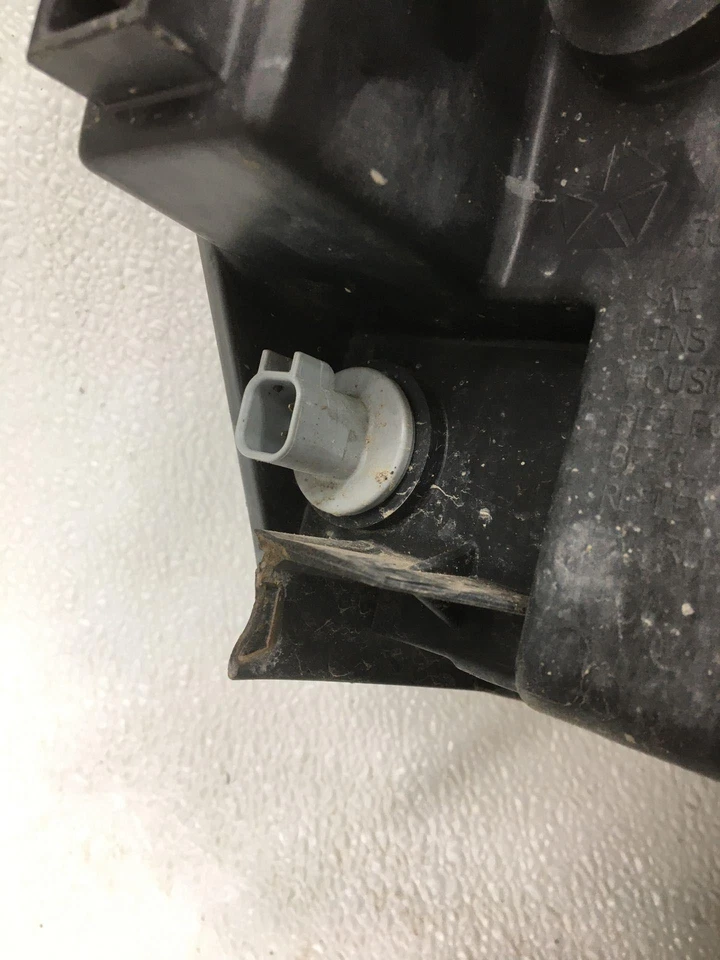 08 DODGE AVENGER -1 Tab Clouding Left Driver Headlight Foto 3 de 3