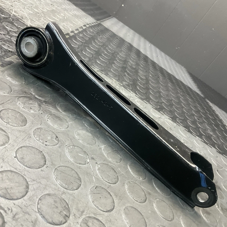 2013-2018 Cadillac ATS Rear Right Passenger Side Upper Trailing Control Arm OEM - Image 2 of 4