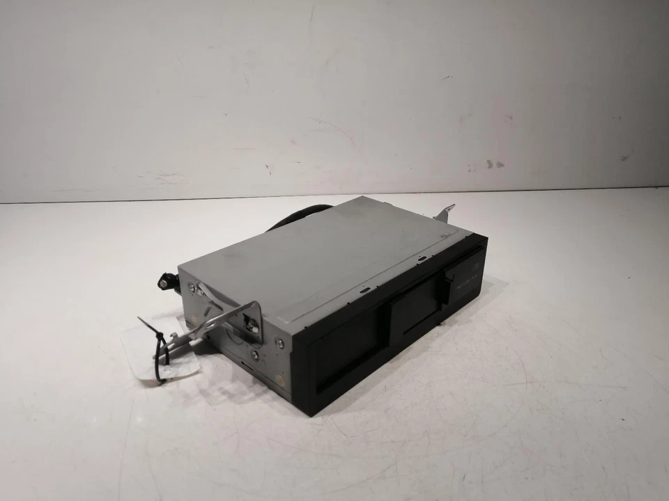 TOYOTA LAND CRUISER CAR STEREO HEAD UNIT 8627060080 J120 2006 - Image 3 of 4