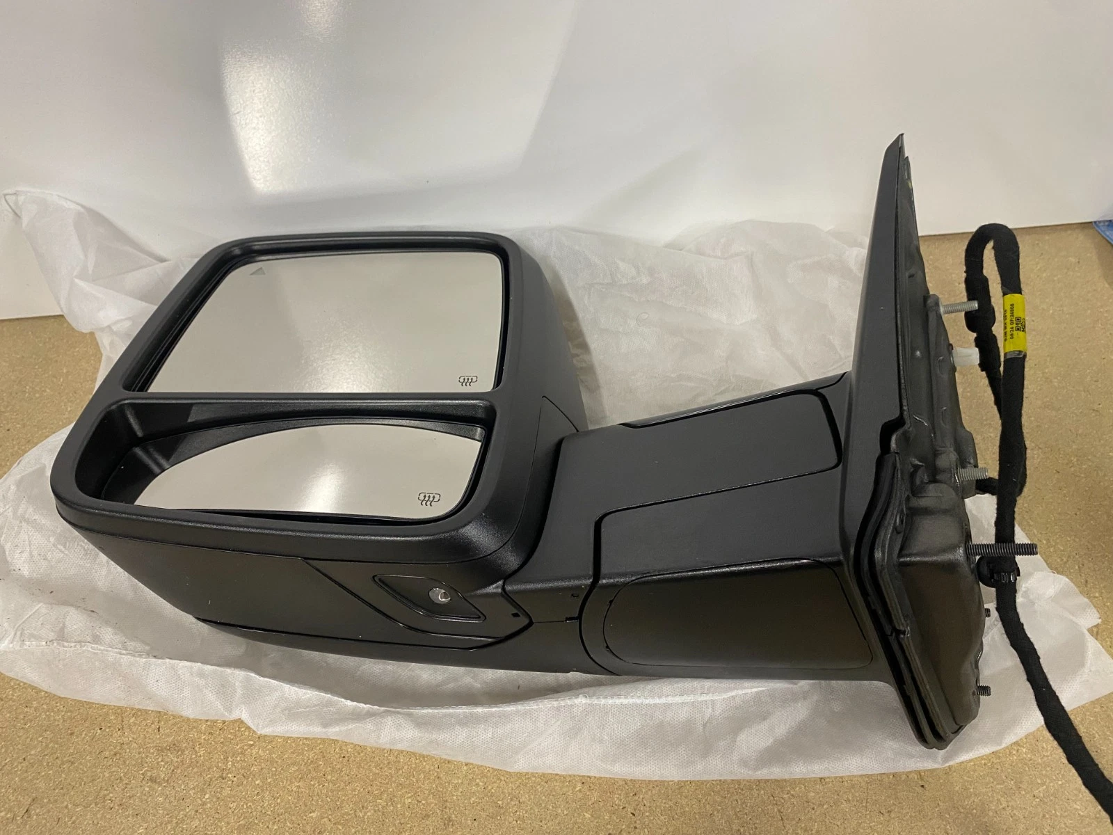 2023-24 Ram 2500 3500 Left Driver Side Signal Towing Door Mirror OEM Blind Spot