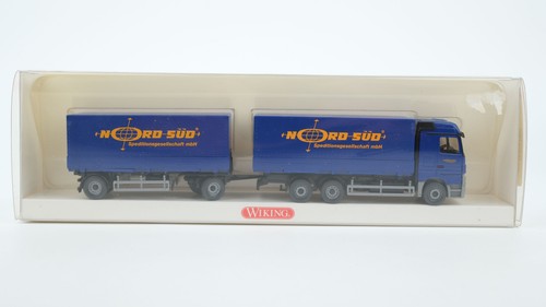 Wiking H0 5710744 MB Actros plataforma tren de carga, sociedad de expedición norte-sur | Zustand: Gebraucht