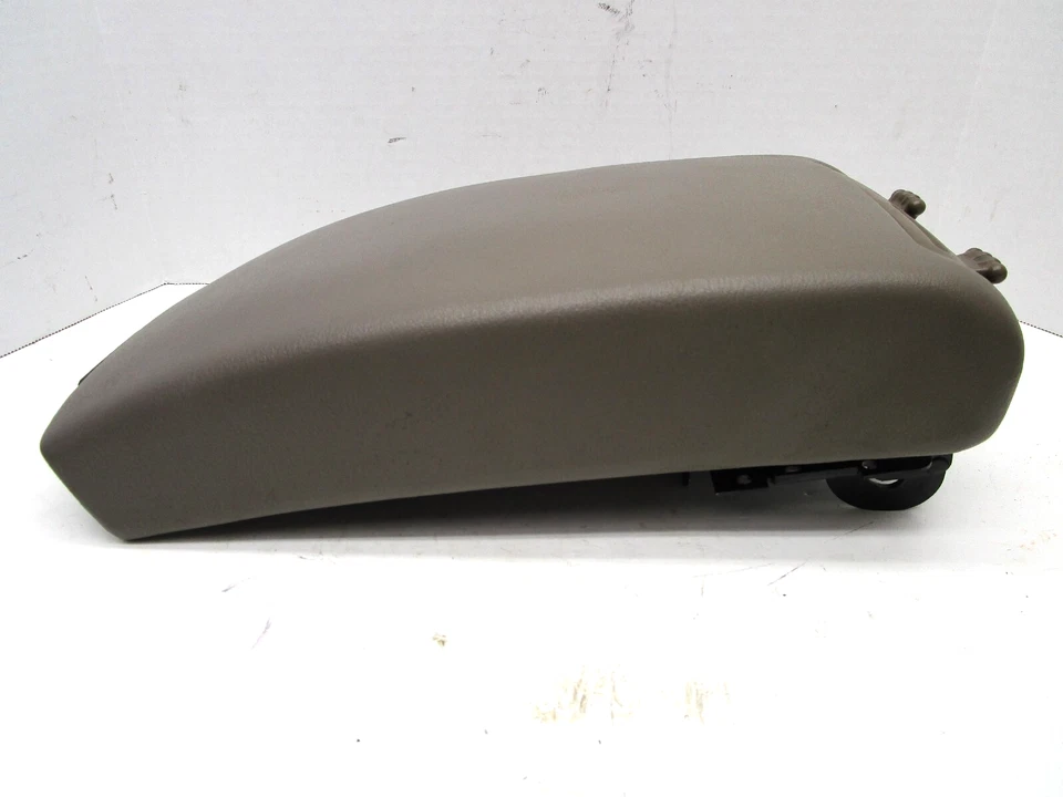 96 97 98 99 OLDSMOBILE AURORA FRONT CONSOLE LID ARMREST LIGHT BROWN OEM Foto 2 de 4