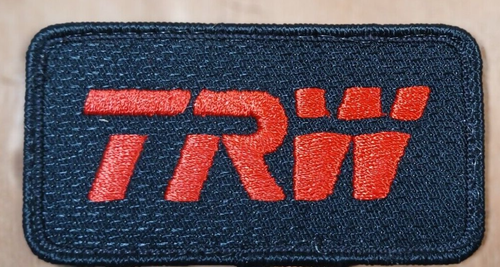 Neu Vintage kleiner bestickter TRW Aufnäher zum Aufkleben 1-3/16 x 1/2 Zoll schwarz und rot