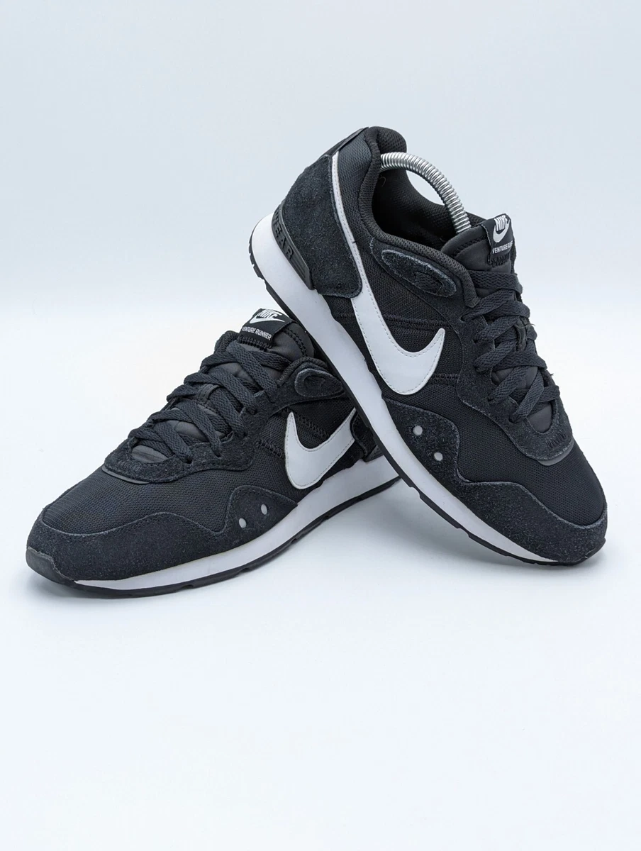 Md runner black top and white womens