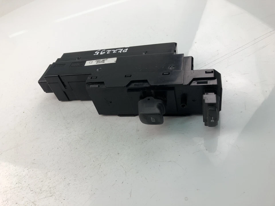 VOLVO S80 I TS, XY 8622040 Front Door Window Switch 2000 17725220 - Image 2 of 4