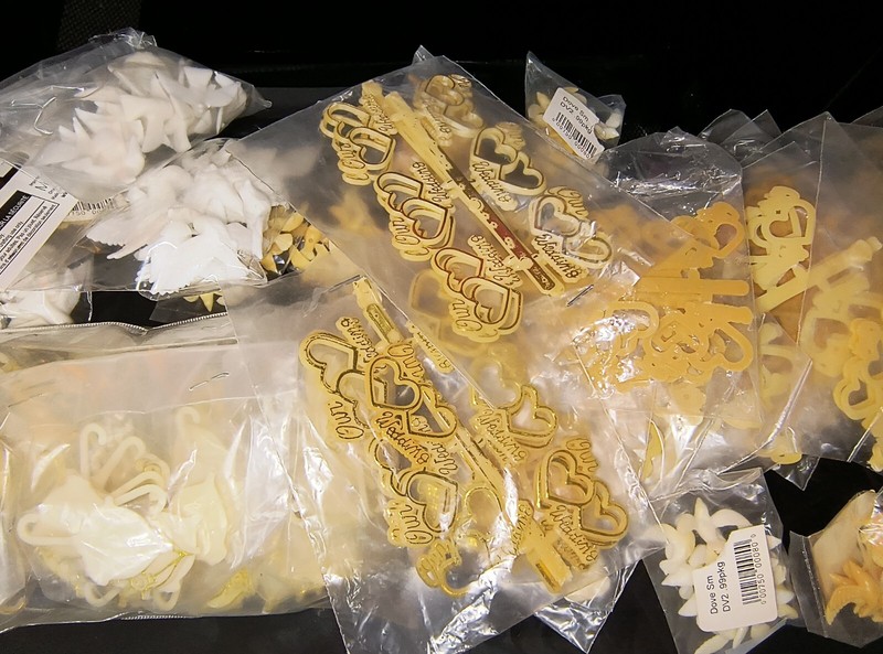 Adorable Unique 1960s Party Favors/Decor Large Lot of 418 (new old-stock)