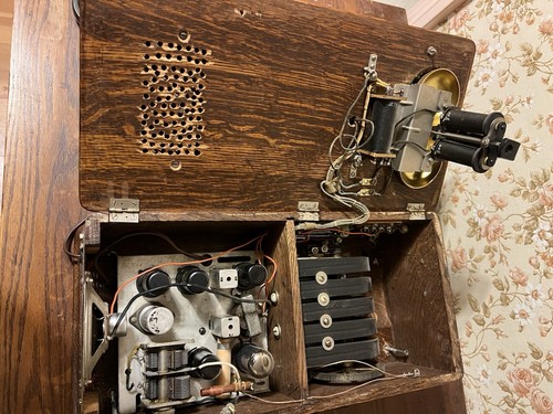 Antico telefono da parete in legno di rovere di leich con radio integrata - non testato - Foto 13 di 19