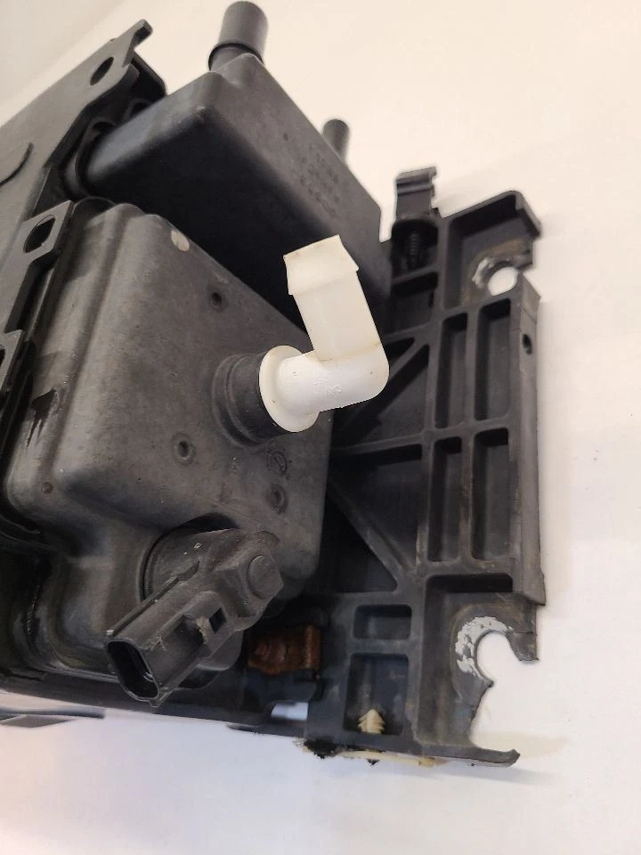   2009 FORD F150 Fuel Vapor Canister  Foto 2 de 4