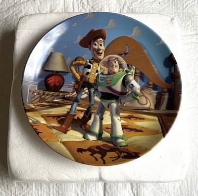 Walt Disney/Pixar Toy Story ''Friends at Last'' 1st Issue Plate 1996 Woody & Buzz