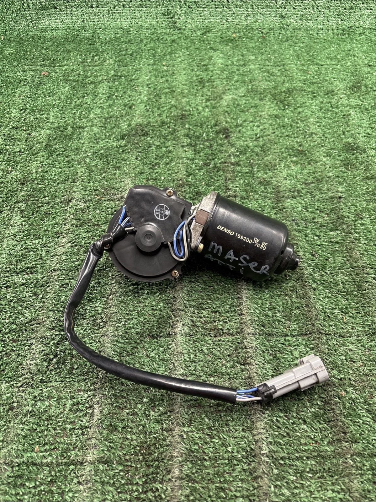 03-13 Maserati Quattroporte M139 Windshield Wiper Motor OEM 68468000