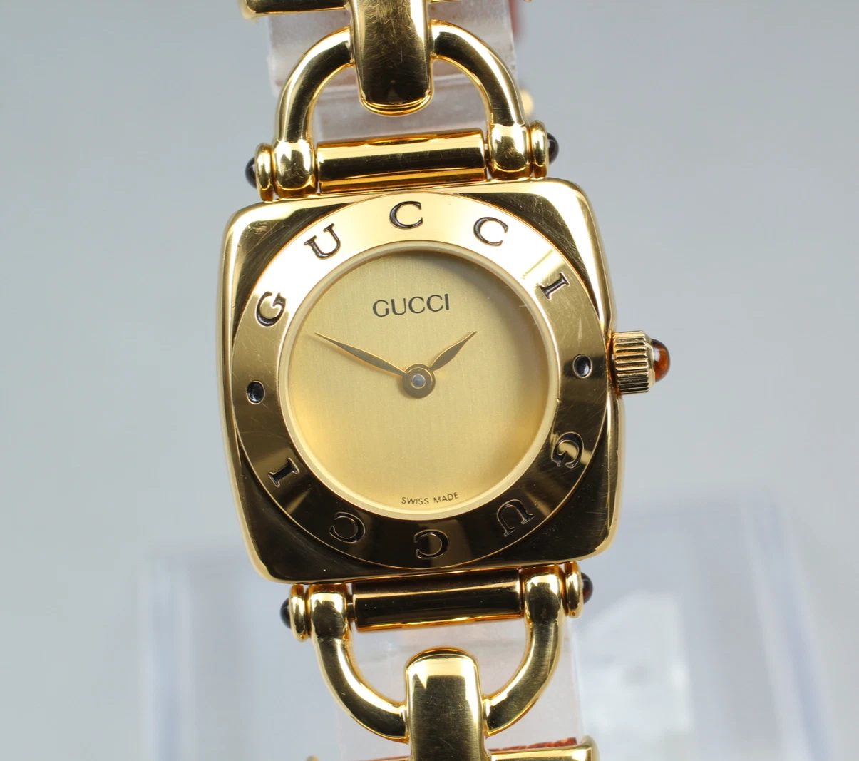 [Presque comme neuve] Montre femme vintage GUCCI 6300L 21mm cadran doré quartz du Japon