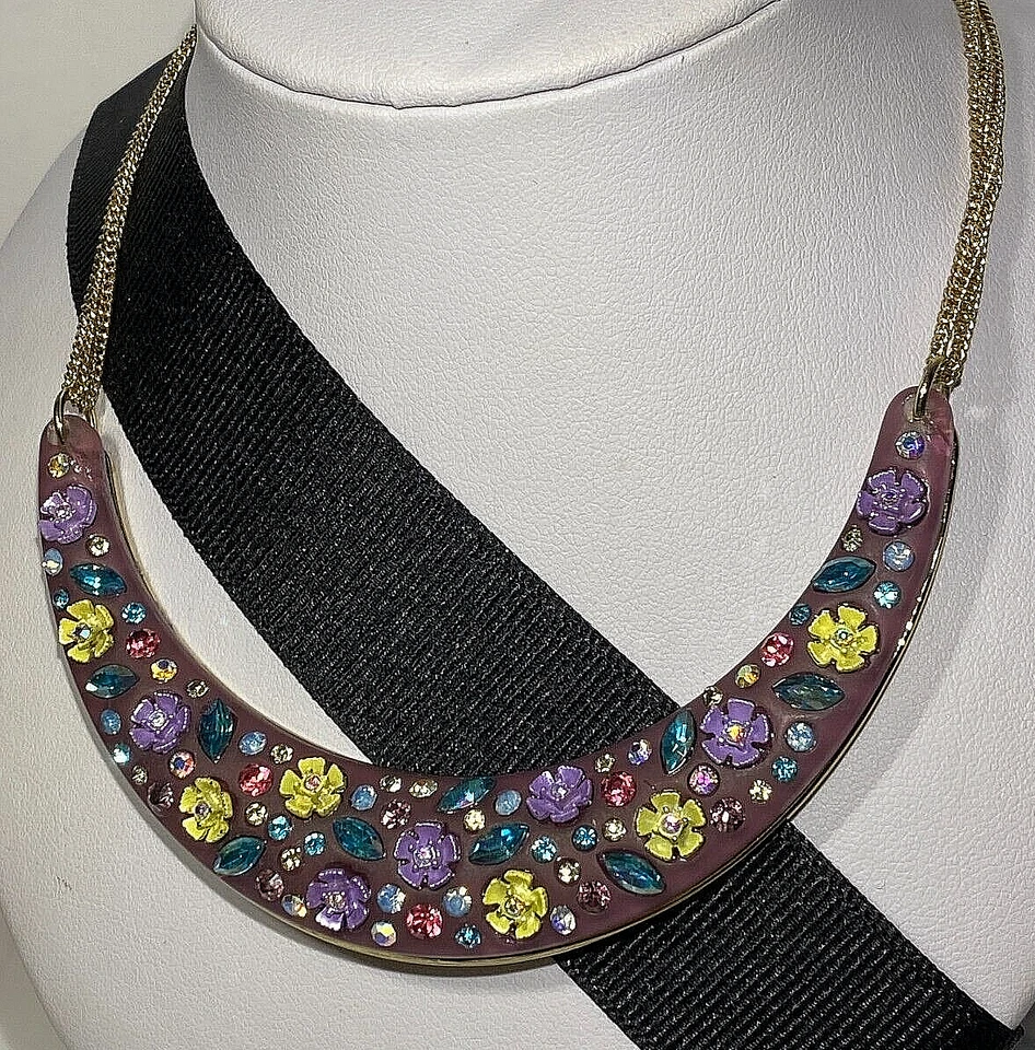 COLLAR FLORAL BETSEY JOHNSON ELEGANTE PRIMAVERA ADELANTE LUZ LAVANDA LUCITE Foto 4 de 4