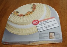 Wilton 12 INCH ROUND SCALLOPED SEPARATOR SET 2103-124 Sealed