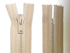 OPTI ZIP BEIGE , 25"/65CM, CHUNKY PLASTIC TEETH ,CLOSED END, NUMB 5, FREE P&P