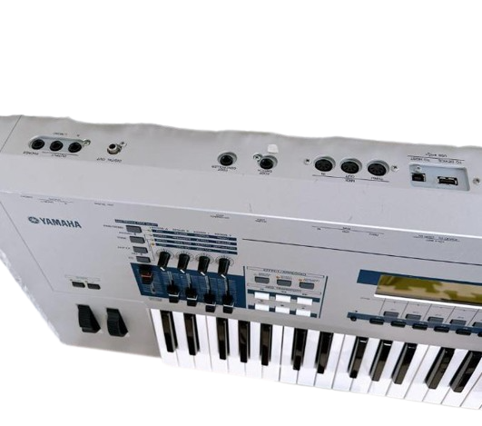 YAMAHA MO6 シンセサイザー Yamaha MO6 61-Key Music Production Synthesizer Workstation DAW