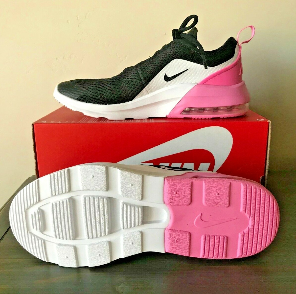 NWT GIRLS YOUTH NIKE AIR MAX MOTION 2 - tiendamia.com