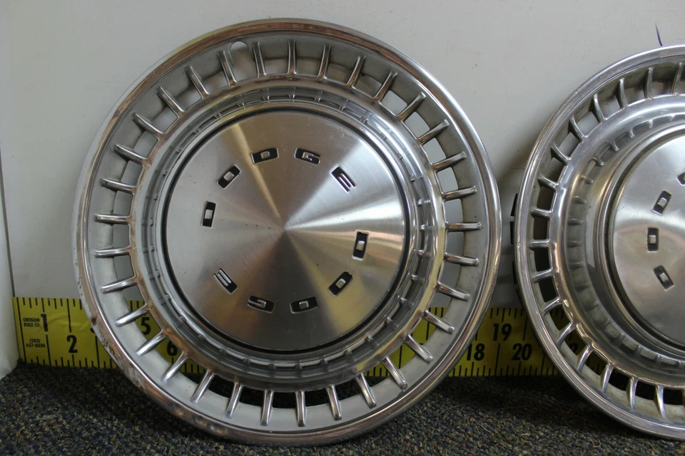 OEM Mopar Set of 4 14" Hub Caps 370 1972-76 Dodge Dart/Charger/Challenger (1633) - Image 2 of 4