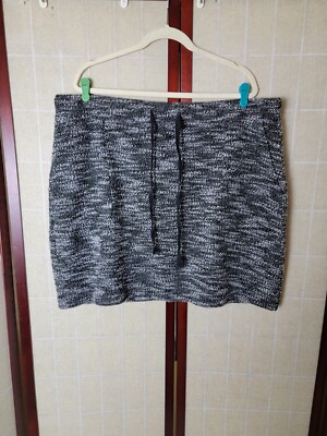LOFT Black & White Knit Mini Skirt Women's Size 20
