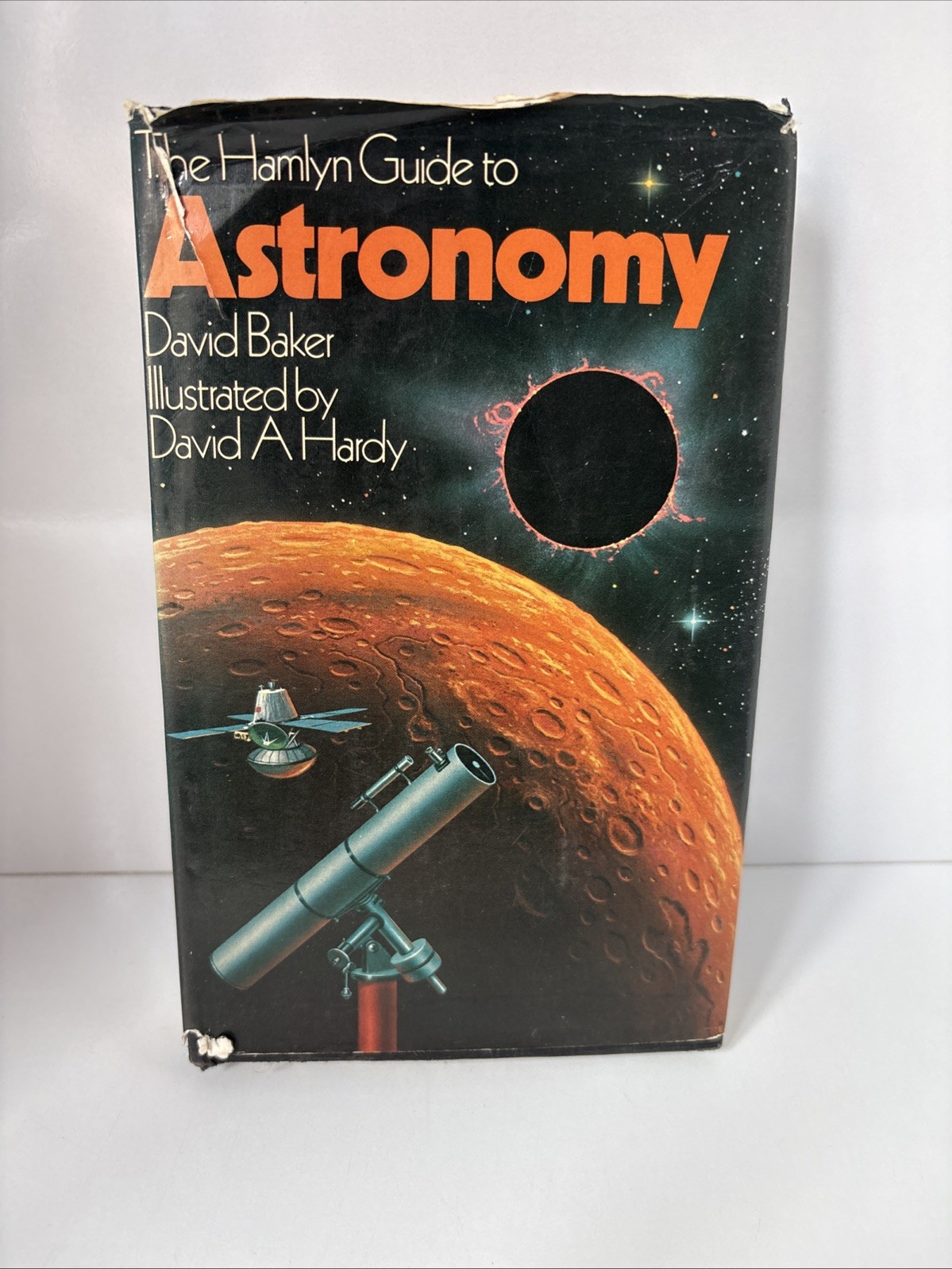 The Hamlyn Guide to Astronomy Hardback Book David Baker Illustrated