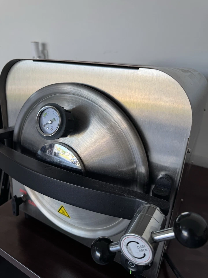 Esterilizador de autoclave de vapor 18L para dental/laboratorio/tatuaje | 900W | Apenas usado | Foto 2 de 3