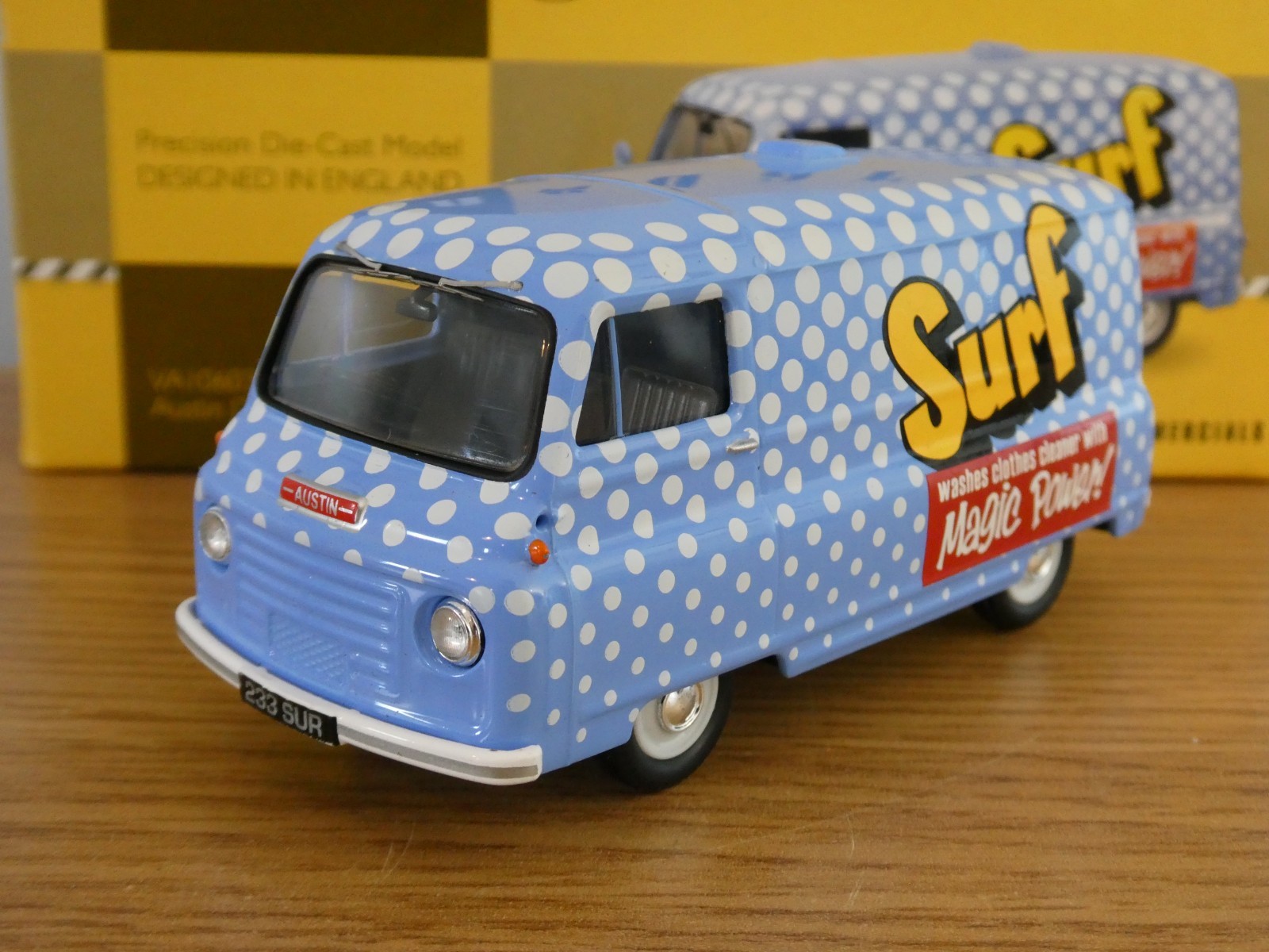CORGI LLEDO VANGUARDS SURF AUSTIN J2 VAN MODEL VA10603 1:43